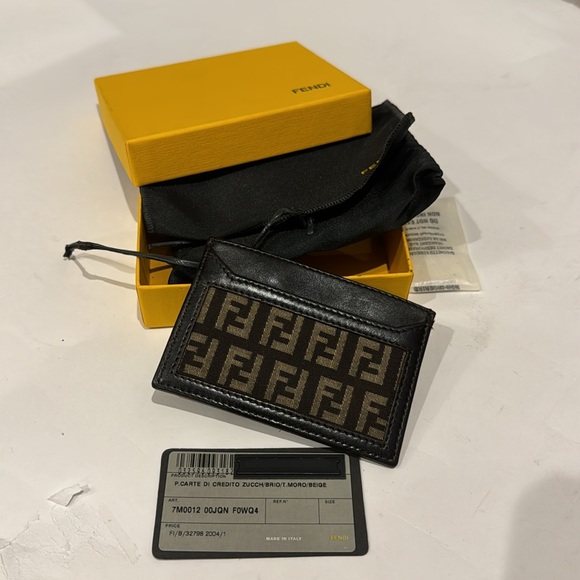 Fendi Authentic Vintage Card Wallet with Dust Bag and original Box in EUC. - Picture 3 of 10